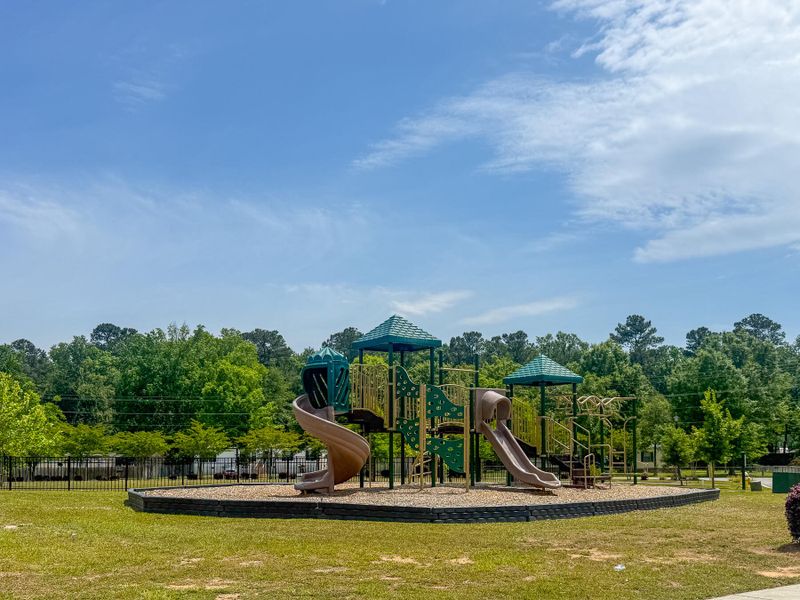 Community amenities in , Summerville (Image 17). Community amenities in , Summerville (Image 17).