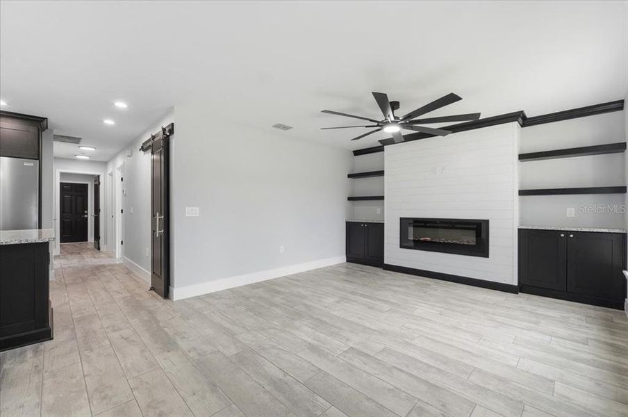 Spacious, unfurnished interior of a new home in , Auburndale (Image 41).