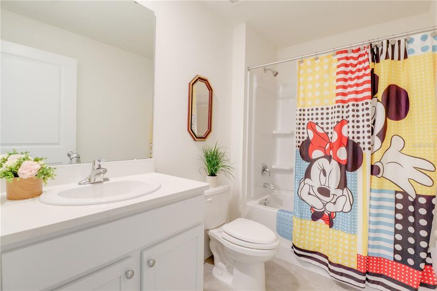 Furnished interior view inside a new home in Huntington Ridge, Ocala (Image 7). Furnished interior view inside a new home in Huntington Ridge, Ocala (Image 7).