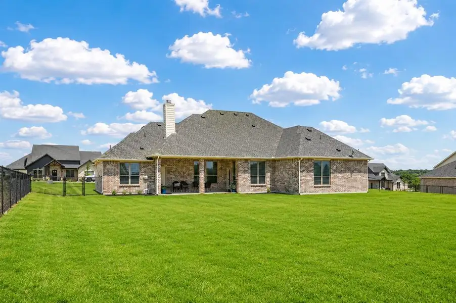 Exterior details and patio area of a home in , Waxahachie (Image 25).