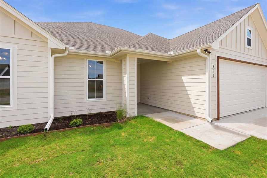 Exterior details and patio area of a home in , Tolar (Image 28).