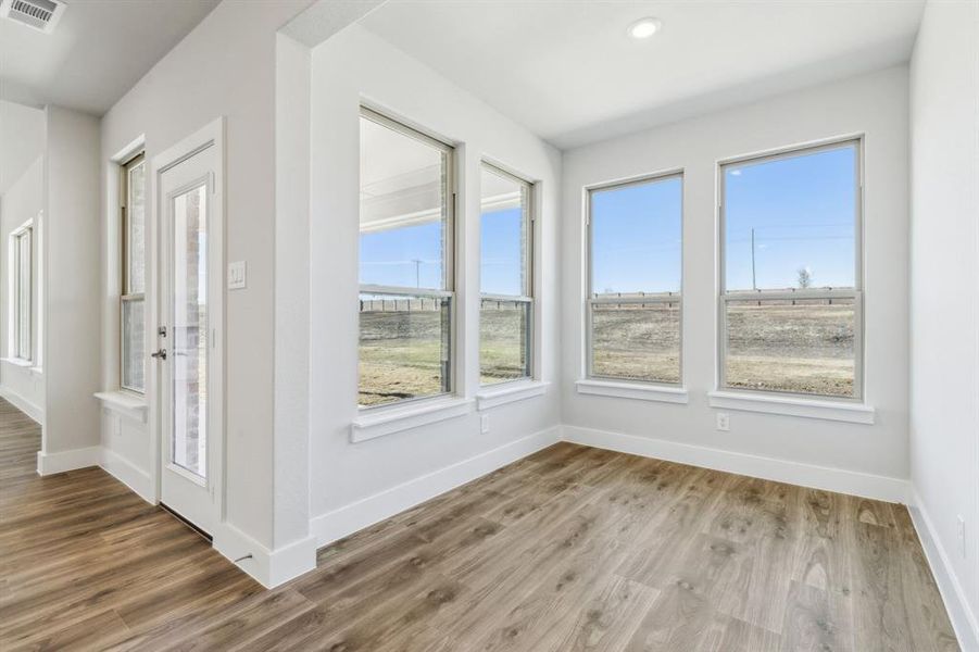Spacious, unfurnished interior of a new home in Lakeway Estates, Waxahachie (Image 23).
