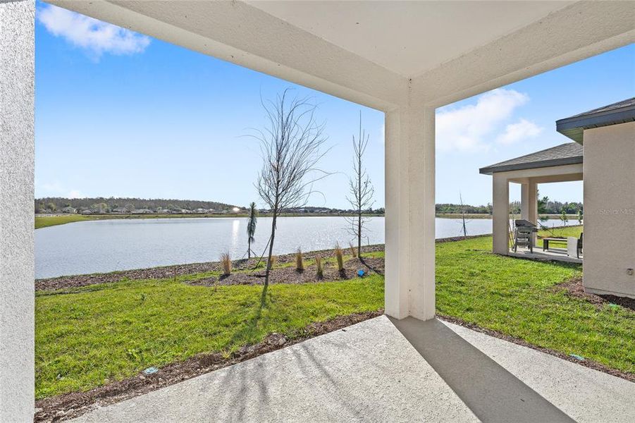 Exterior details and patio area of a home in , Kissimmee (Image 3).