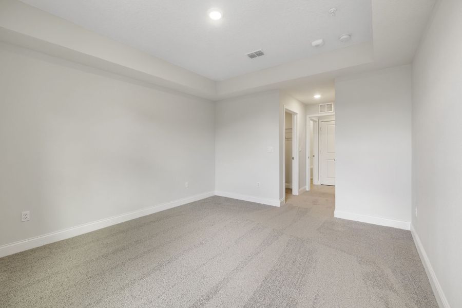 Spacious, unfurnished interior of a new home in Gatherings® of Lake Nona, Orlando (Image 25).
