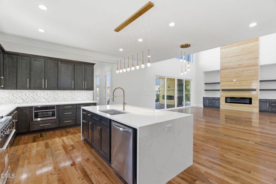 22-web-or-mls-4205 Limerick Dr-22