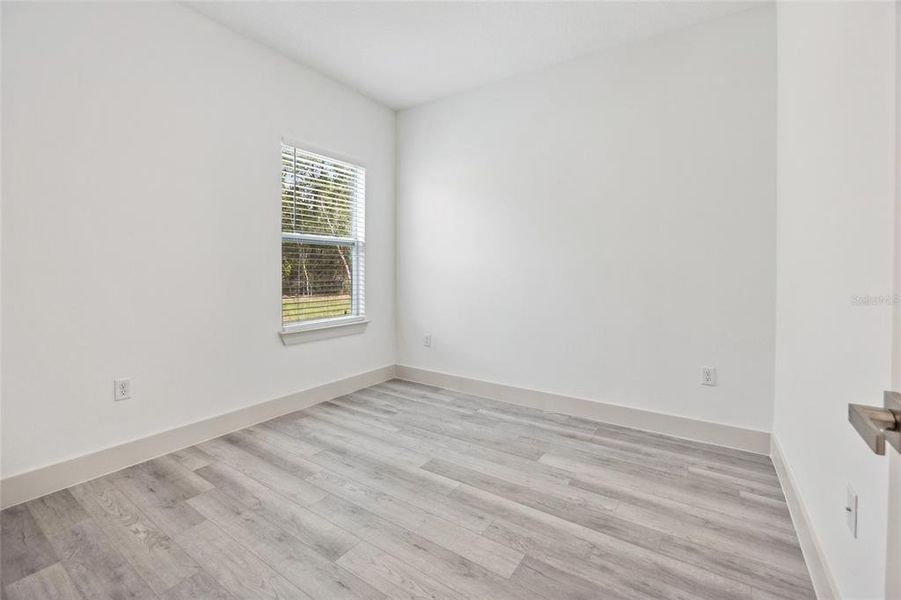 Spacious, unfurnished interior of a new home in , Citrus Springs (Image 21).