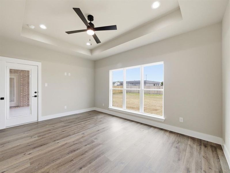 Spacious, unfurnished interior of a new home in , Grand Prairie (Image 25).