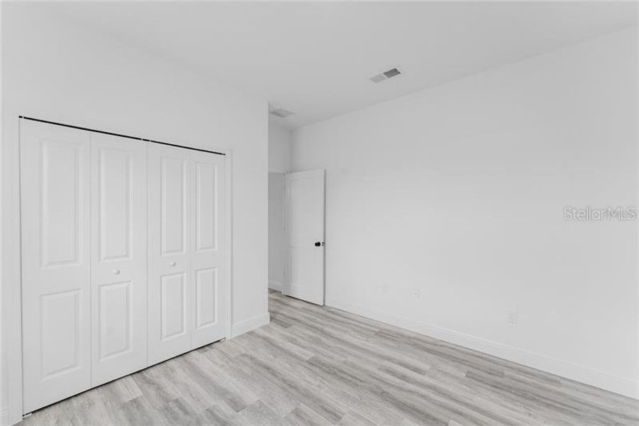 Spacious, unfurnished interior of a new home in , Ocala (Image 16).