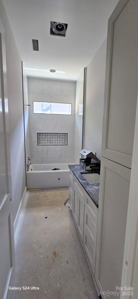 Image 7 of a home in .