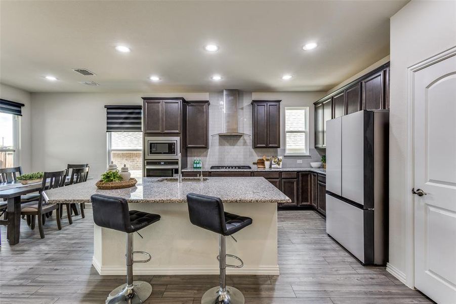 Great set up for hosting and entertaining Great set up for hosting and entertaining