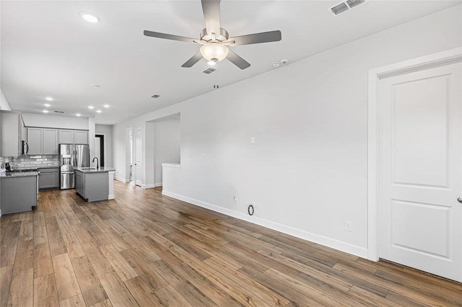 Spacious, unfurnished interior of a new home in , Humble (Image 24).