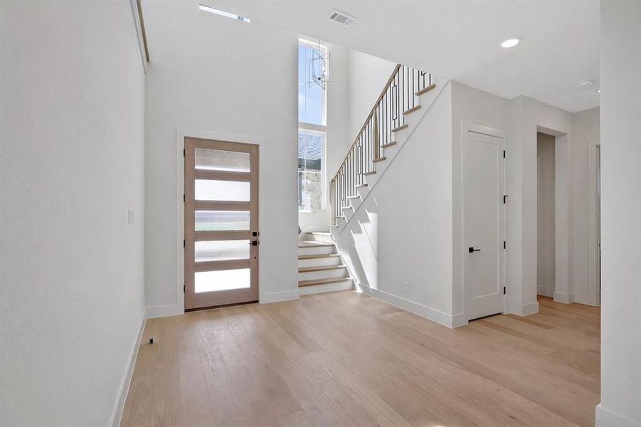 Spacious, unfurnished interior of a new home in , Aledo (Image 21).