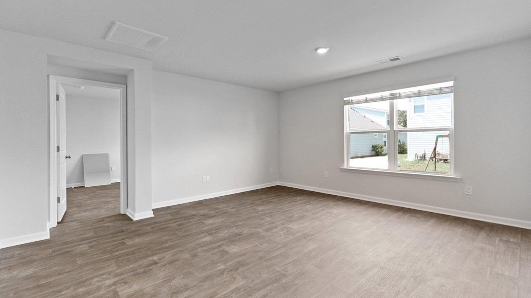 Spacious, unfurnished interior of a new home in Center Pointe, Santee (Image 14).