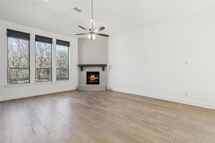 Spacious, unfurnished interior of a new home in , Aubrey (Image 23).