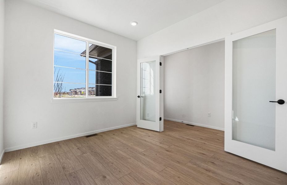 Spacious, unfurnished interior of a new home in Harvest Crossing, Aurora (Image 29).