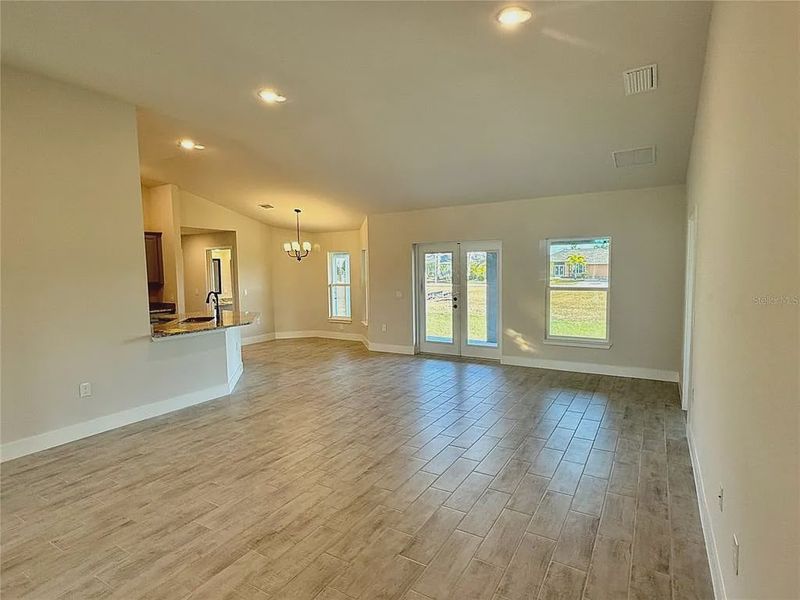 Spacious, unfurnished interior of a new home in South Gulf Cove, Port Charlotte (Image 13).