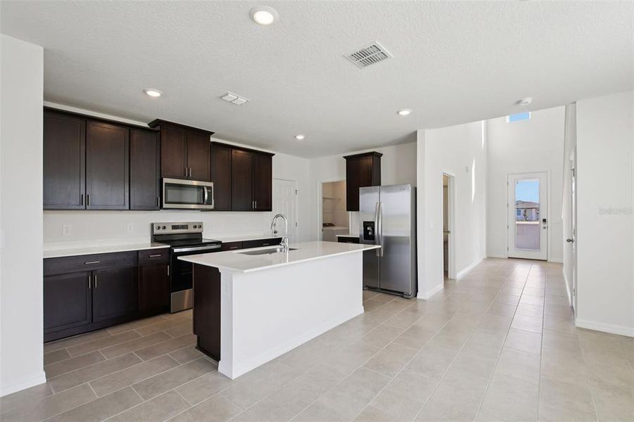 Furnished interior view inside a new home in , Lake Alfred (Image 6).