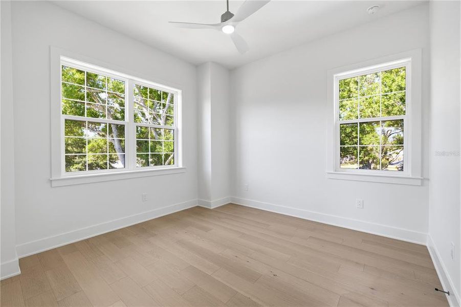 Spacious, unfurnished interior of a new home in , St. Petersburg (Image 55).