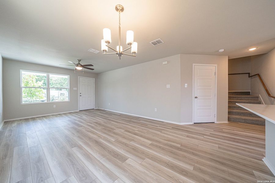 Spacious, unfurnished interior of a new home in , Seguin (Image 10).