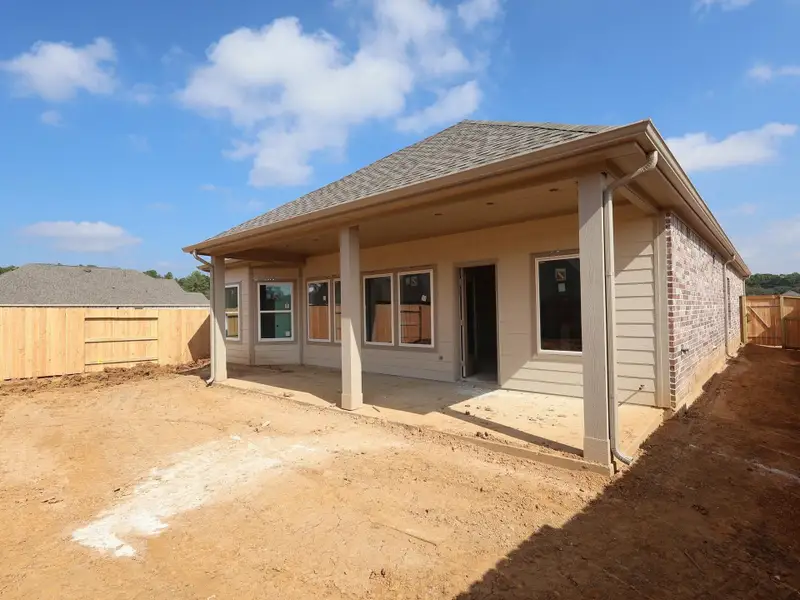 Exterior details and patio area of a home in Sorella, Tomball (Image 3).