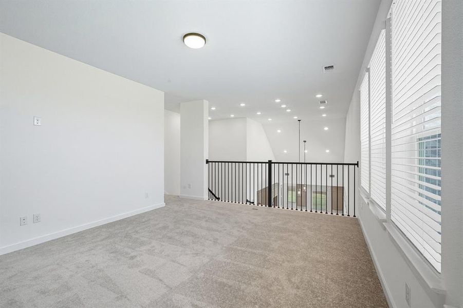 Spacious, unfurnished interior of a new home in Hillstead, Lavon (Image 21).