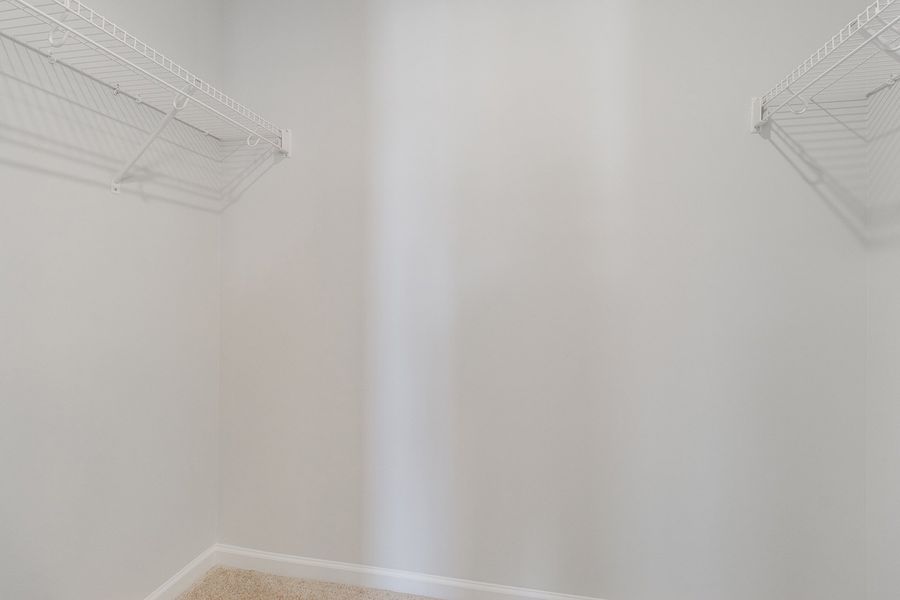 Spacious, unfurnished interior of a new home in Astoria, Columbia (Image 22).