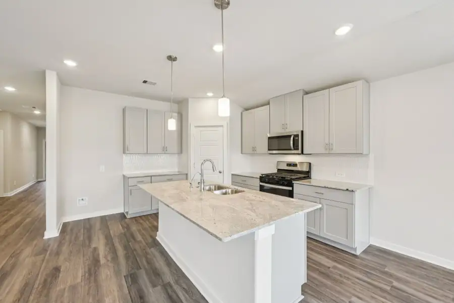 Furnished interior view inside a new home in Stewart's Ranch, Conroe (Image 4).
