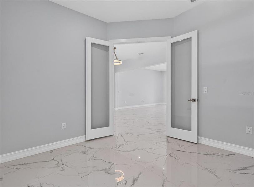 Spacious, unfurnished interior of a new home in , Plant City (Image 45).
