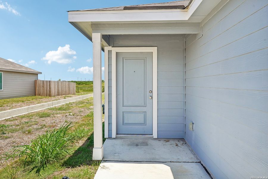 Exterior details and patio area of a home in Steelwood Trails, New Braunfels (Image 19).
