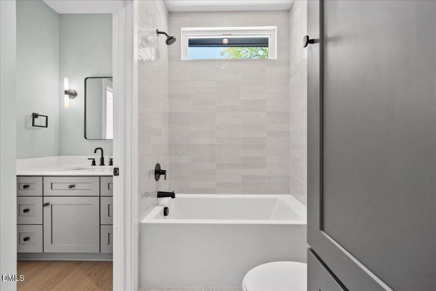 541 Bragg Secondary Bathroom