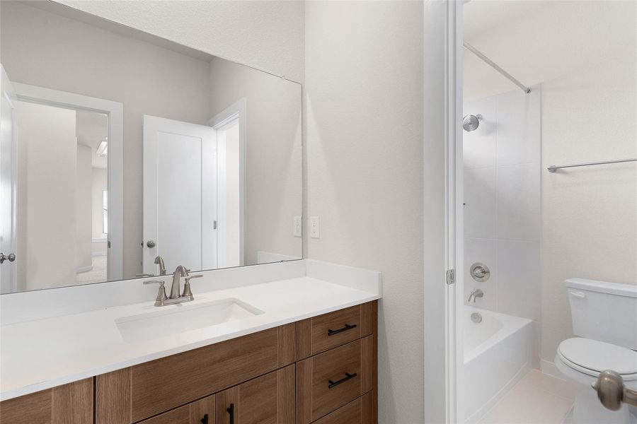 **PHOTO REPRESENTATIVE OF FLOORPLAN ONLY** **PHOTO REPRESENTATIVE OF FLOORPLAN ONLY**