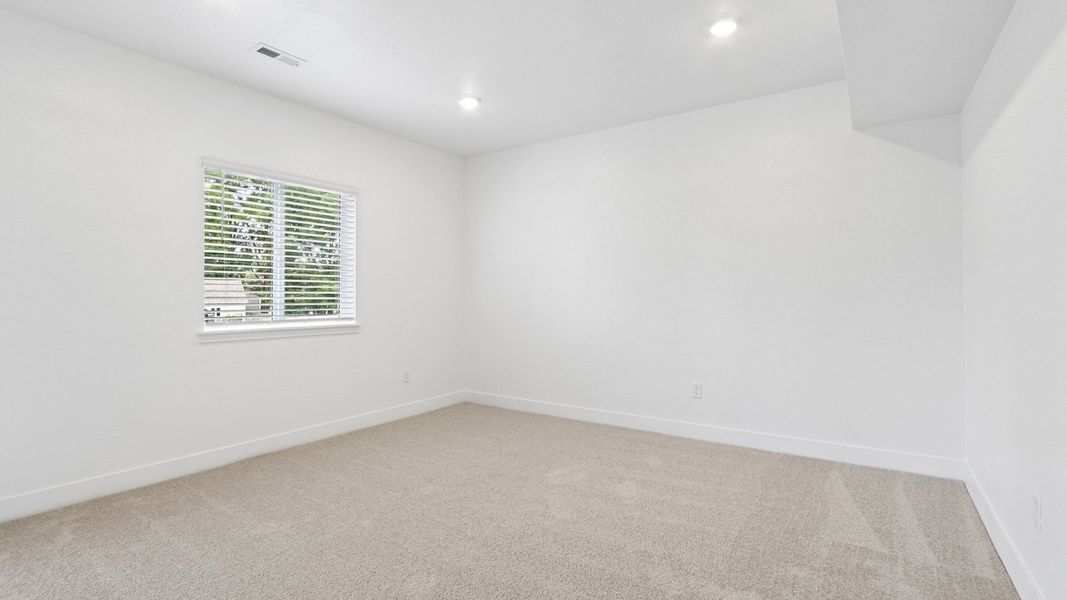 Spacious, unfurnished interior of a new home in Silver Peaks, Lochbuie (Image 17). Spacious, unfurnished interior of a new home in Silver Peaks, Lochbuie (Image 17).