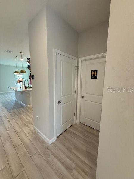 Spacious, unfurnished interior of a new home in , Winter Garden (Image 78).