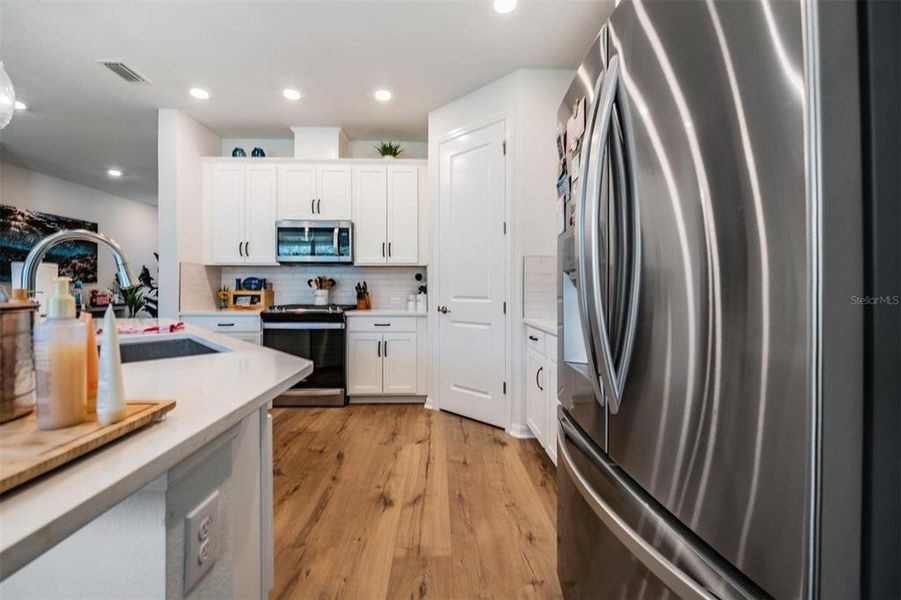 Furnished interior view inside a new home in , Land O' Lakes (Image 18).