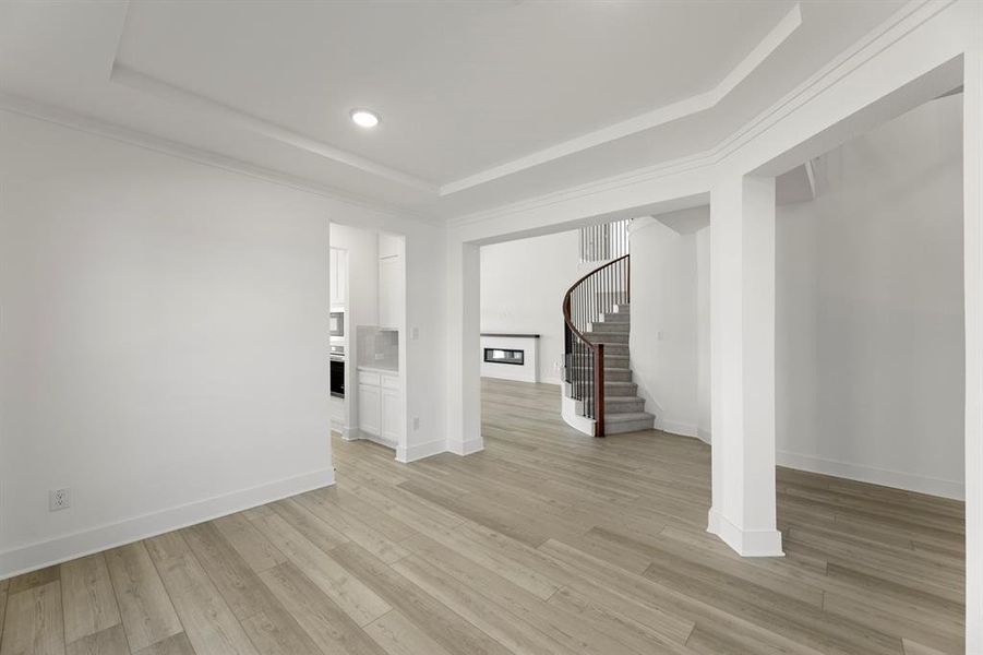 5_06. 953 Gold Finch - Dining (2)