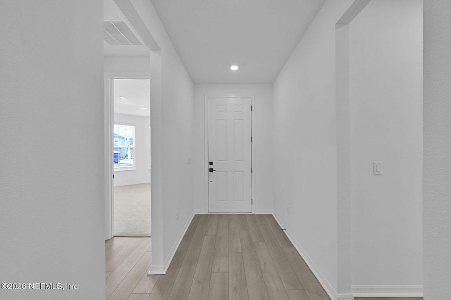 Spacious, unfurnished interior of a new home in Hyland Trail, Green Cove Springs (Image 43).