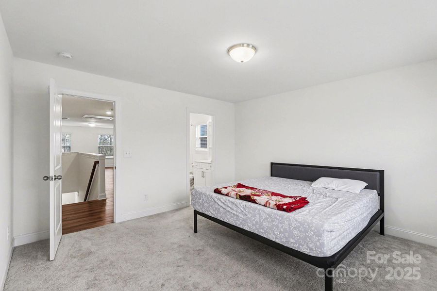 Furnished interior view inside a new home in , Harrisburg (Image 16).