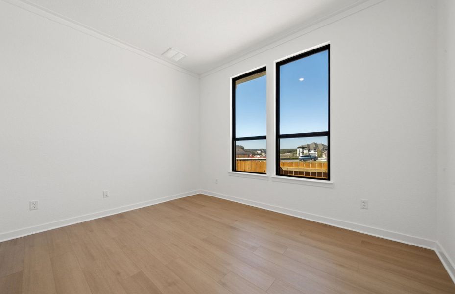 Spacious, unfurnished interior of a new home in 6 Creeks, Kyle (Image 16).