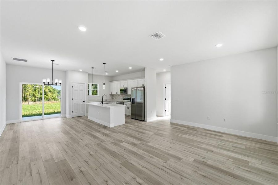 Spacious, unfurnished interior of a new home in , Citrus Springs (Image 19).