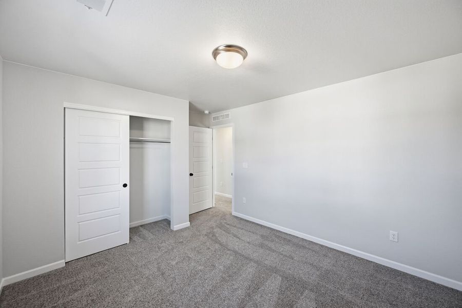 Spacious, unfurnished interior of a new home in Macanta, Castle Rock (Image 25).