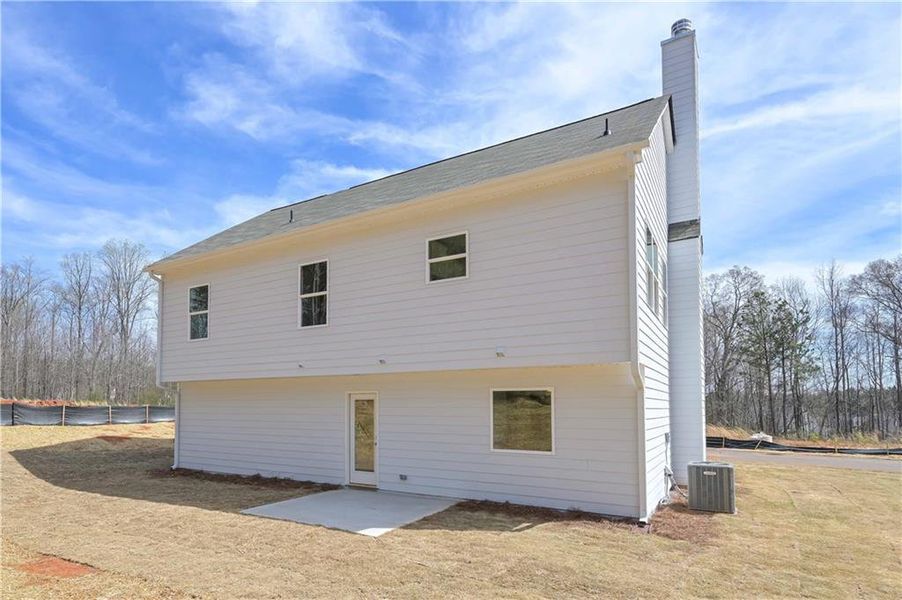 Exterior details and patio area of a home in , Villa Rica (Image 3).