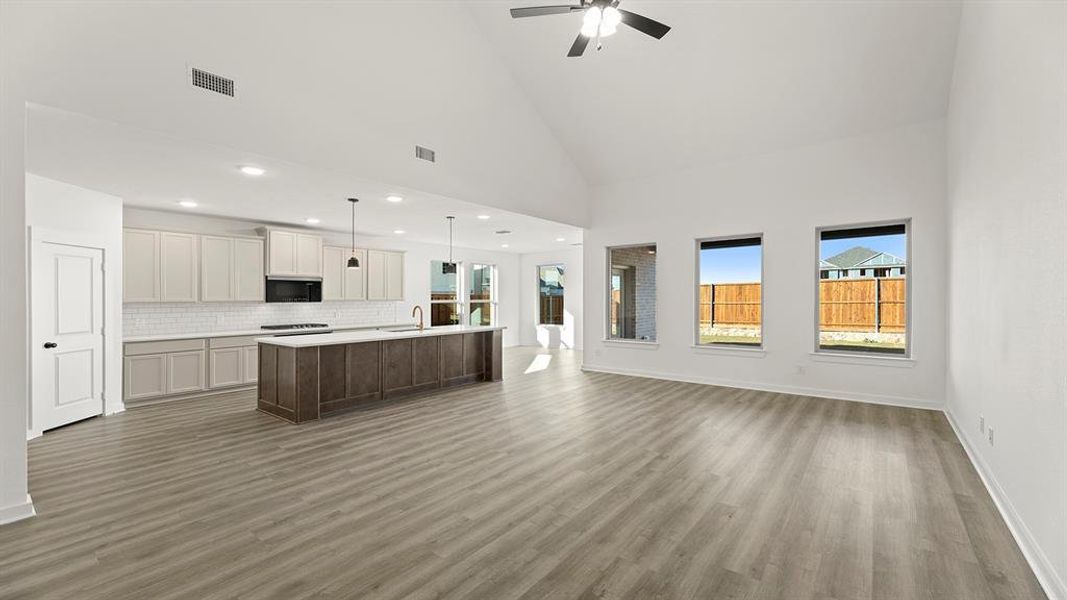 06. 9301 Derry - Family