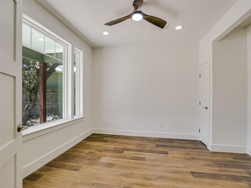 Spacious, unfurnished interior of a new home in , Wimberley (Image 14).