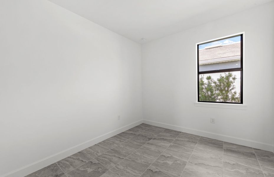 Spacious, unfurnished interior of a new home in Del Webb Catalina, Lakewood Ranch (Image 12).