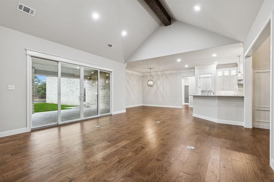 Spacious, unfurnished interior of a new home in , Granbury (Image 24). Spacious, unfurnished interior of a new home in , Granbury (Image 24).