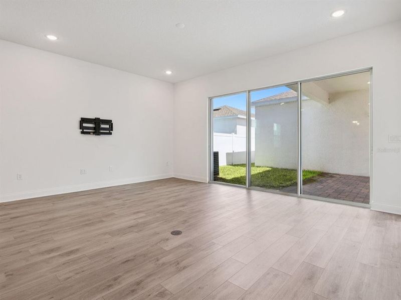Spacious, unfurnished interior of a new home in Osprey Ranch, Winter Garden (Image 22).