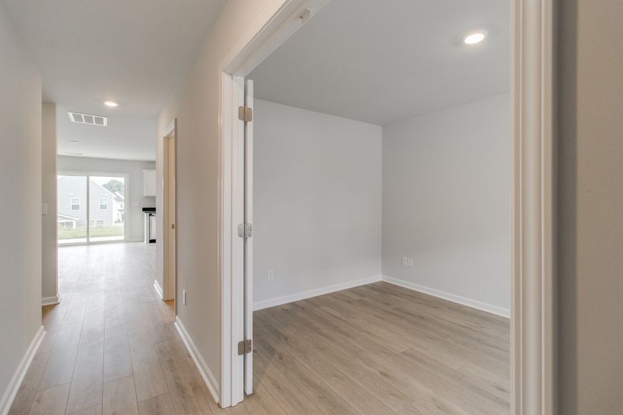 Spacious, unfurnished interior of a new home in Bluefield, Lexington (Image 15). Spacious, unfurnished interior of a new home in Bluefield, Lexington (Image 15).