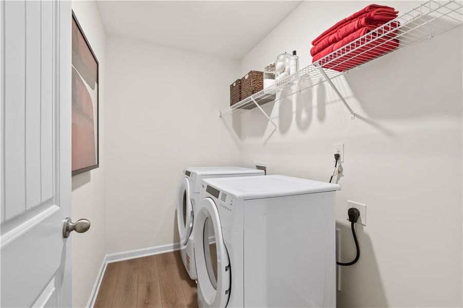 Close-up of interior finishes inside a home in Hamilton Lakes, Lawrenceville (Image 22).