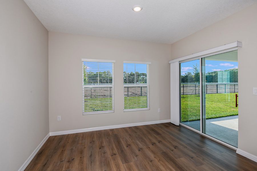 Spacious, unfurnished interior of a new home in Two Rivers, Zephyrhills (Image 16).