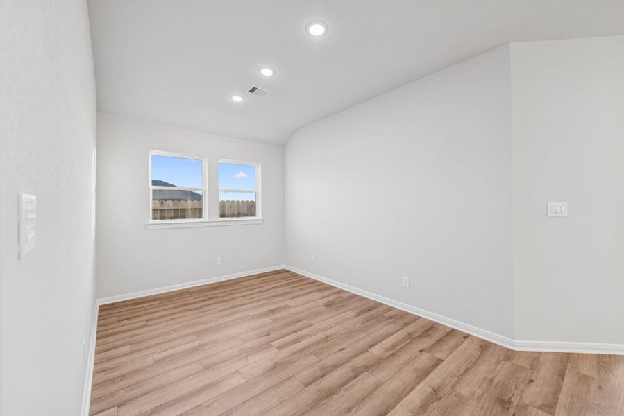 Spacious, unfurnished interior of a new home in Jubilee, Hockley (Image 12).
